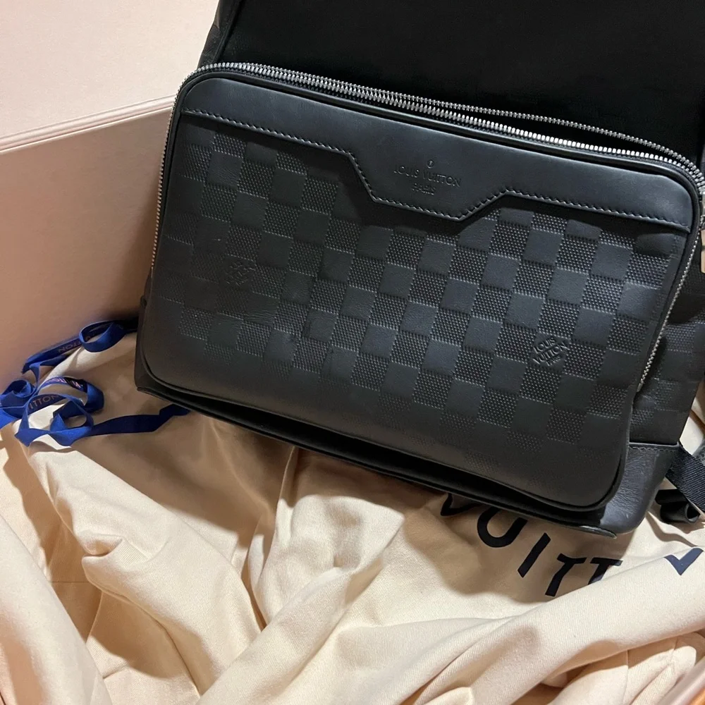 Louis Vuitton backpack - Picture 6 of 13